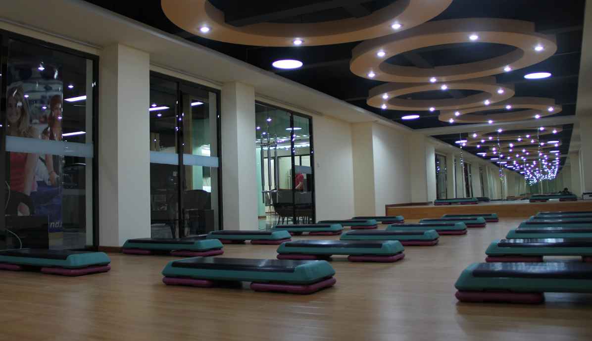 健身工作室一年能賺多少錢,普通健身房一年純利潤(rùn)?